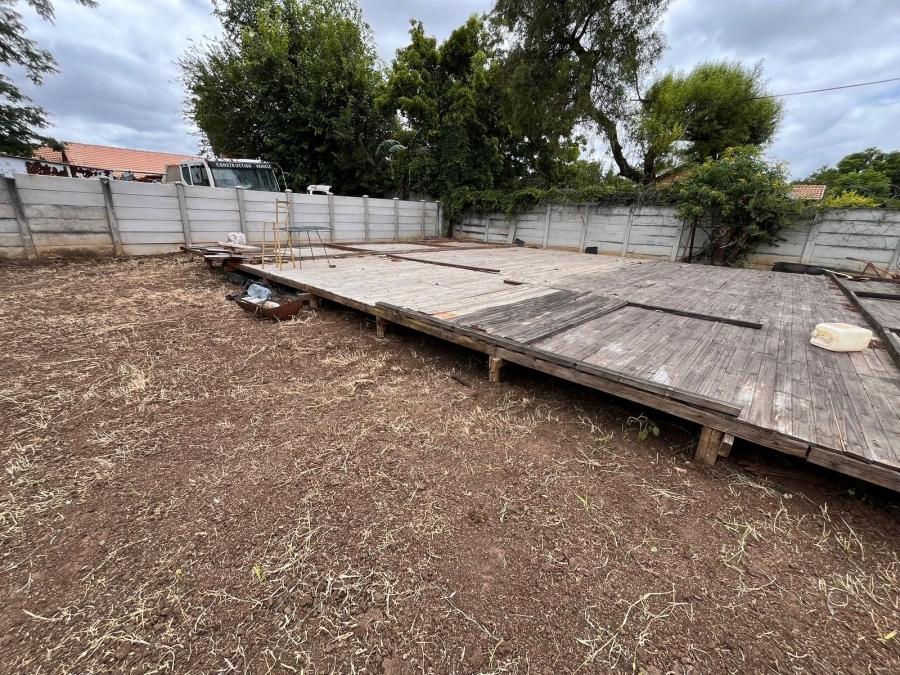 0 Bedroom Property for Sale in Oos Einde North West
